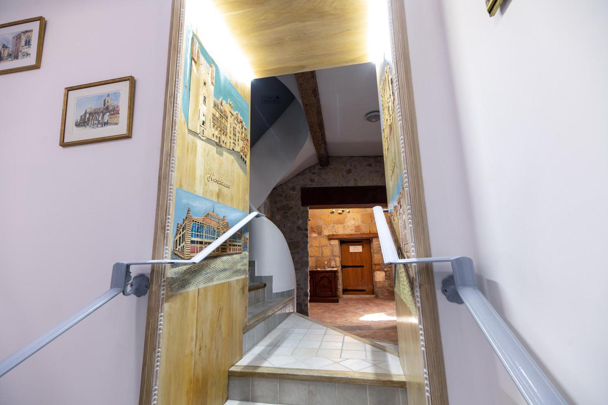 Appartement Du Couvent Narbonne Bagian luar foto