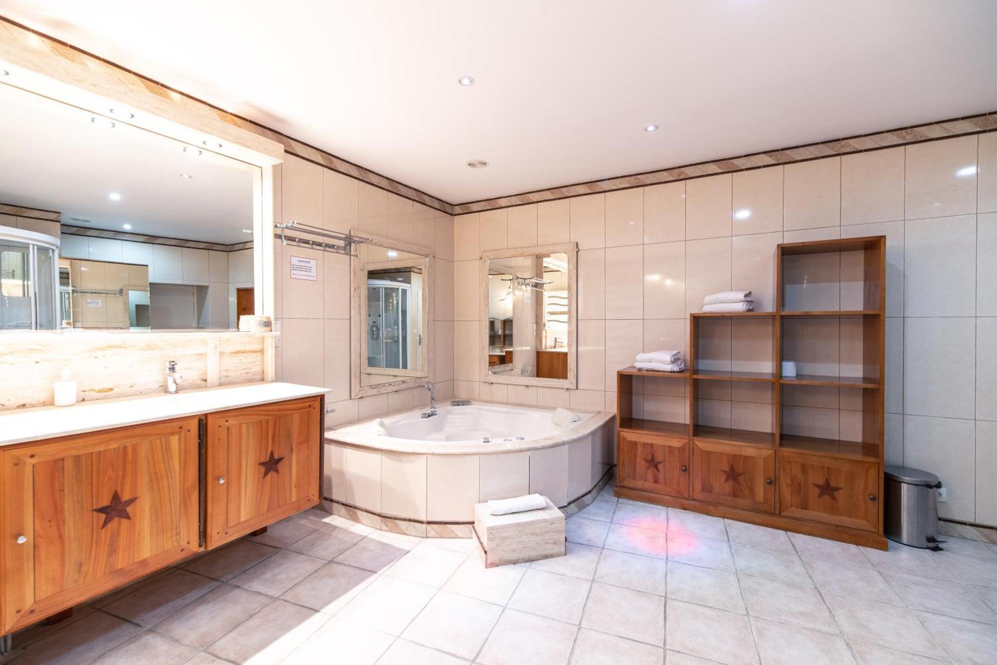 Appartement Du Couvent Narbonne Bagian luar foto