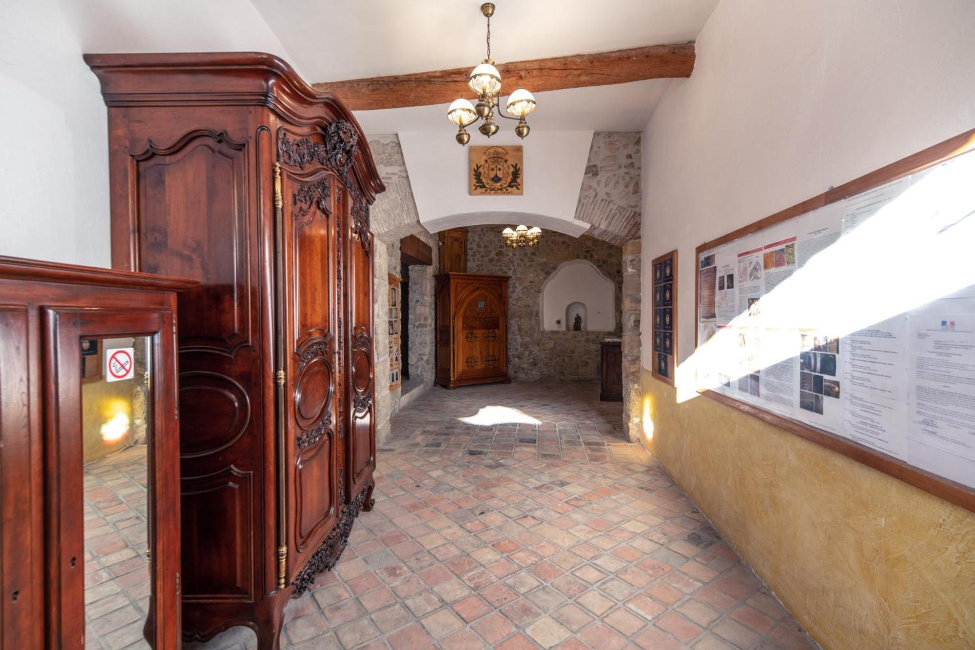 Appartement Du Couvent Narbonne Bagian luar foto