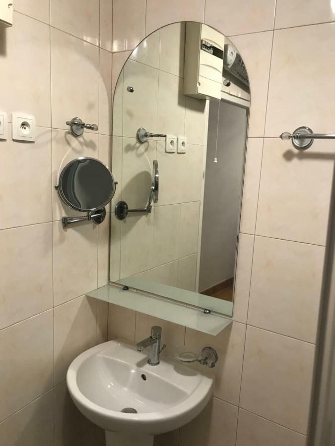 Appartement Du Couvent Narbonne Bagian luar foto